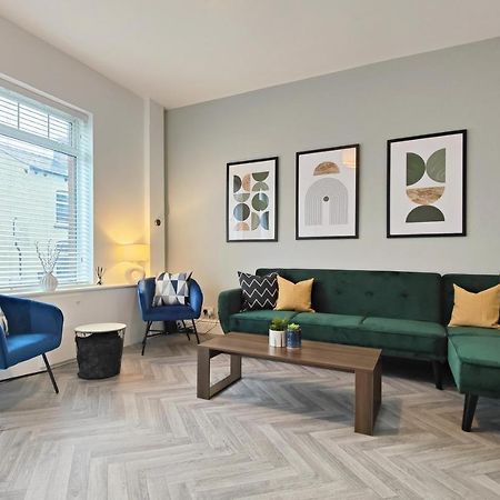 Вилла Stott House - Bright Spacious Townhouse 15 Minutes To Central Manchester With Free Parking Экстерьер фото