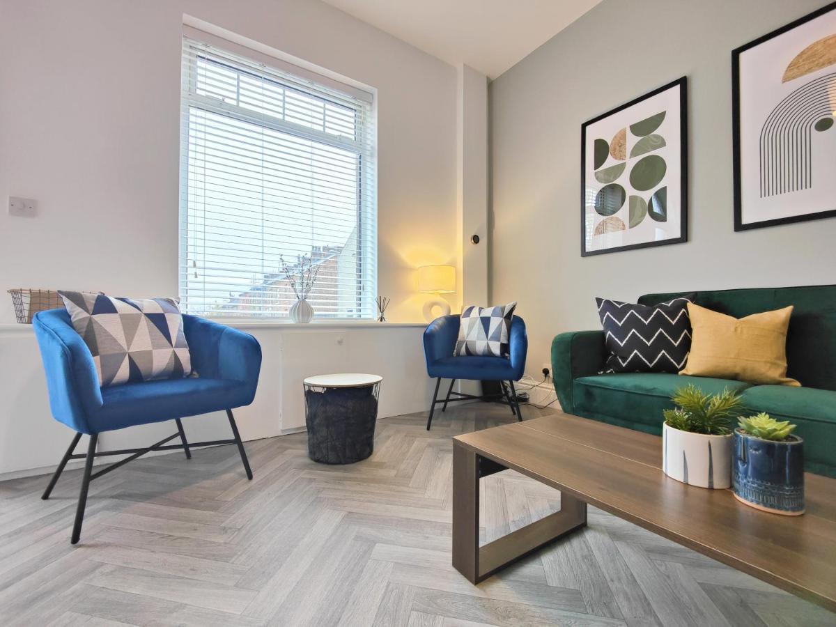 Вилла Stott House - Bright Spacious Townhouse 15 Minutes To Central Manchester With Free Parking Экстерьер фото